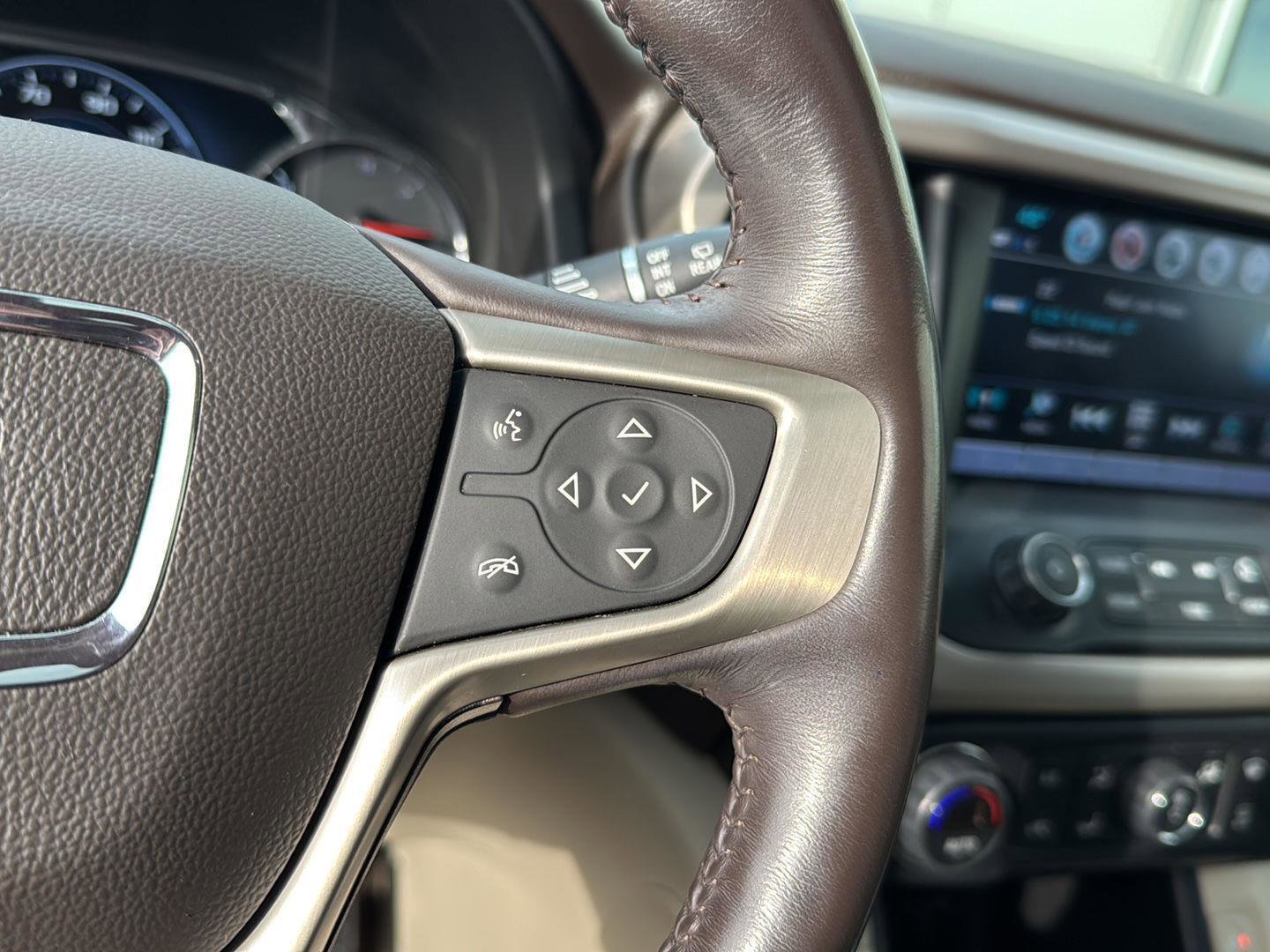 Used 2019 GMC Acadia Denali w/ Technology Package image 19