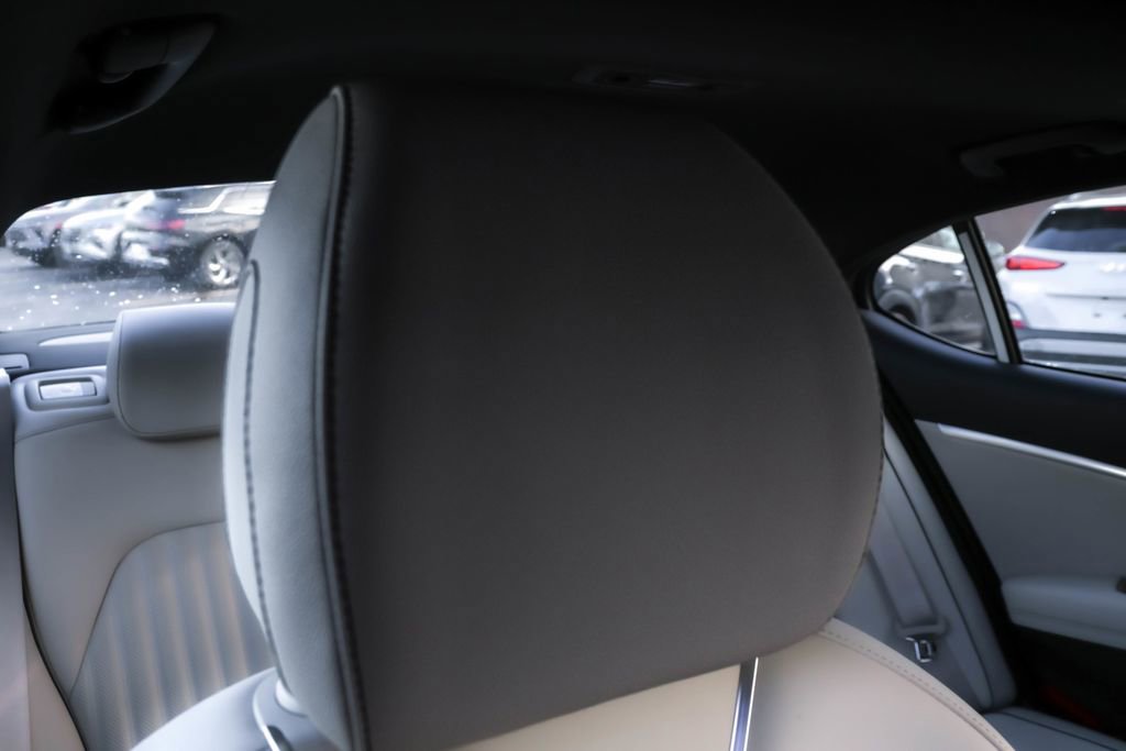 Used 2026 Genesis G70 3.3T Sport Prestige image 40