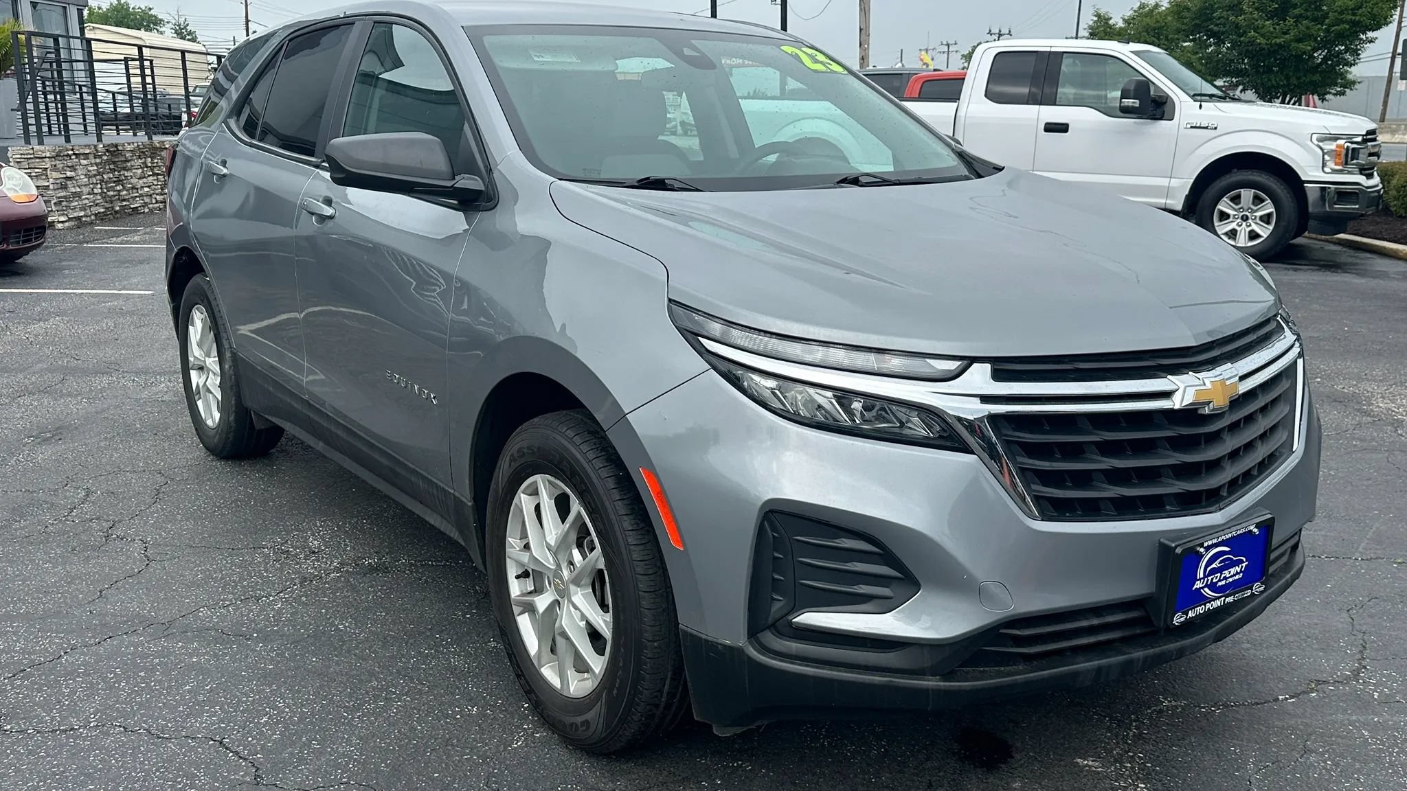 Used 2023 Chevrolet Equinox LS AWD/4WD image 3