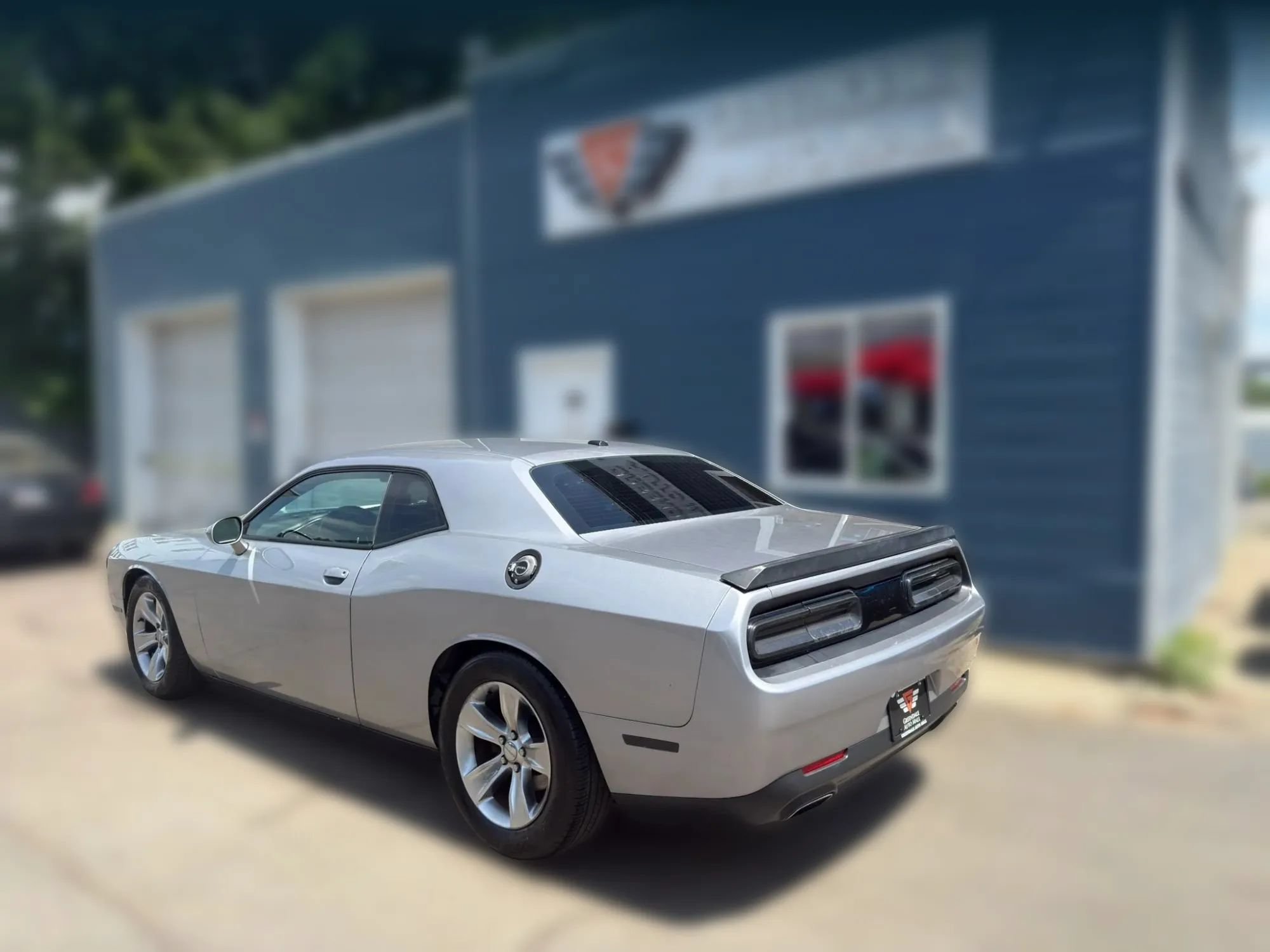 Used 2015 Dodge Challenger SXT RWD image 7