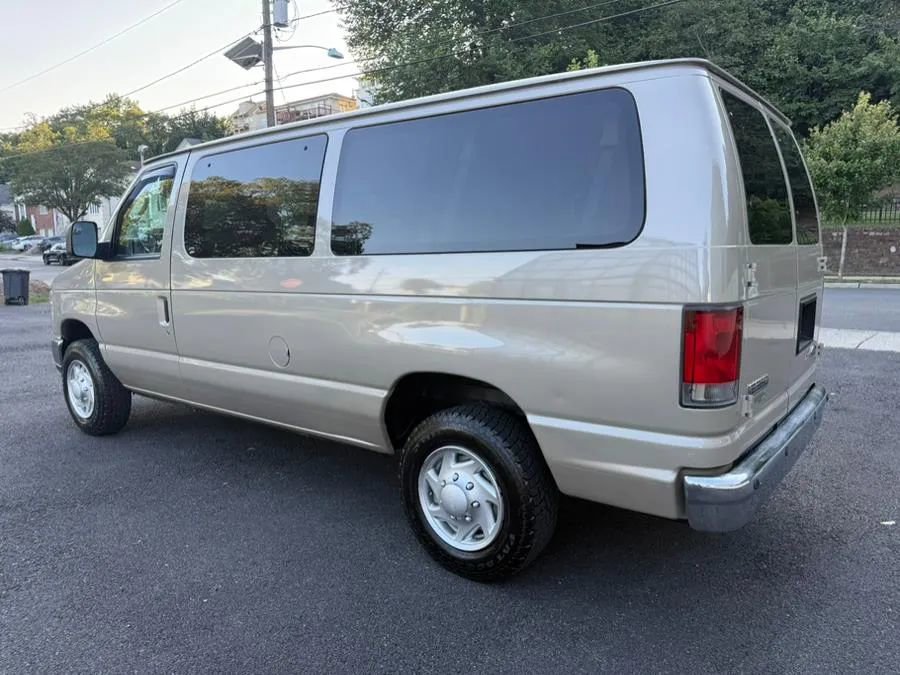 Used 2013 Ford E-350 and Econoline 350 XLT image 5