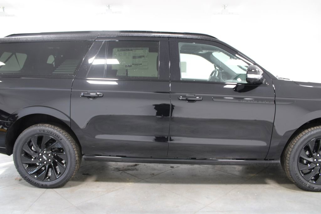 New 2026 Lincoln Navigator L Reserve w/ Jet Appearance Package AWD/4WD image 10