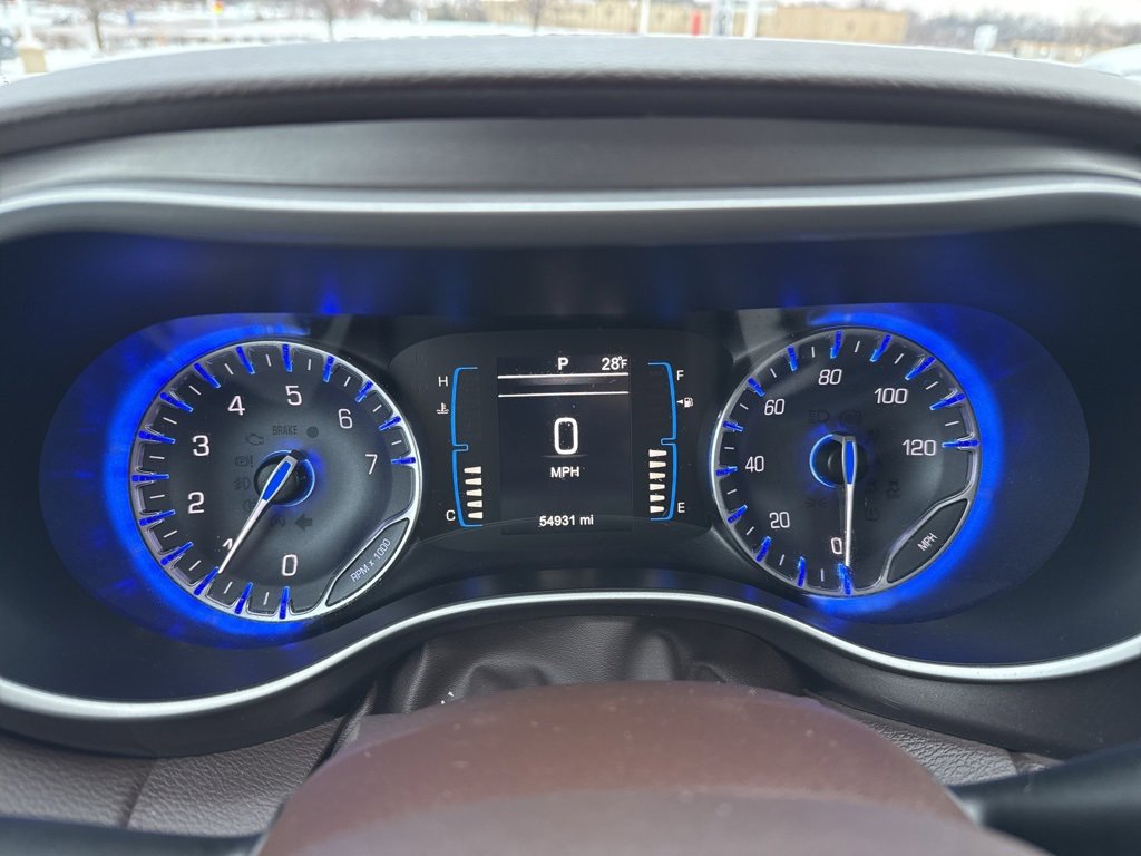 Used 2017 Chrysler Pacifica Touring-L image 13