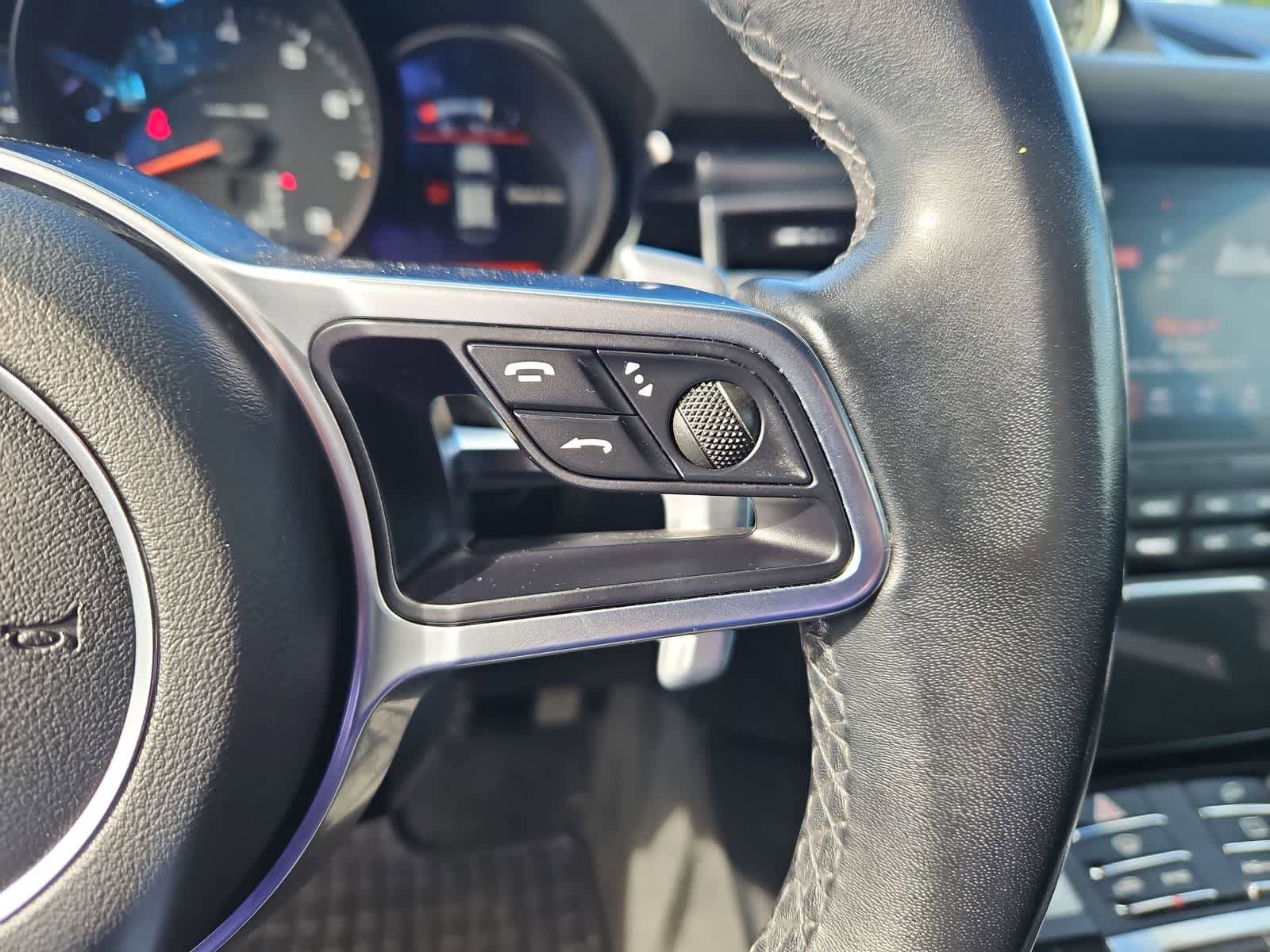 Used 2018 Porsche Macan AWD/4WD image 25