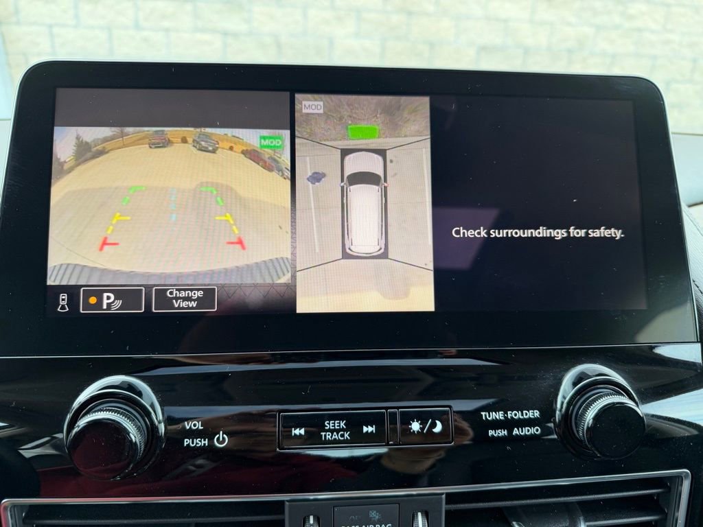 Used 2024 Nissan Armada SL w/ Captain's Chairs Package image 27