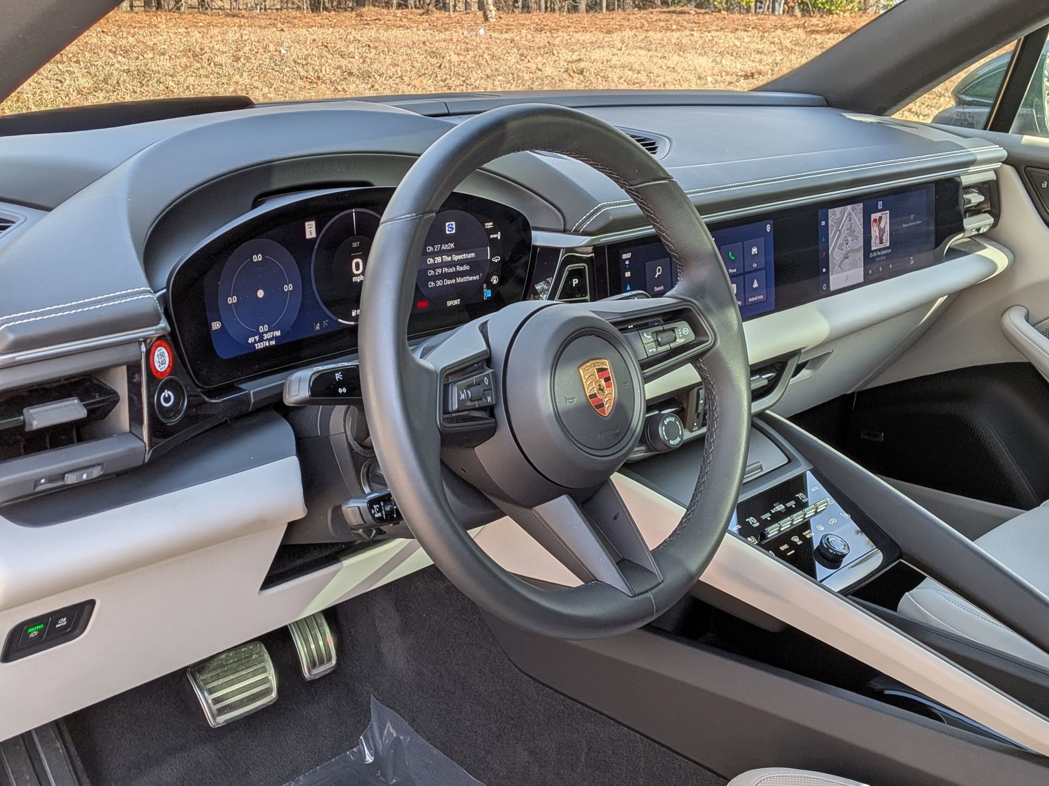 Certified 2025 Porsche Macan 4S Electric AWD/4WD image 4