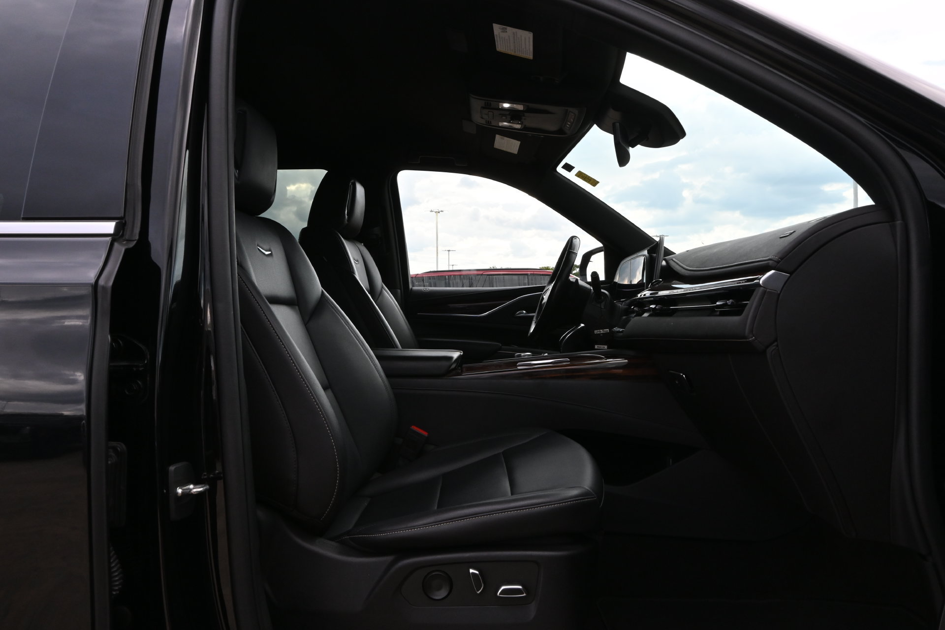 Certified 2022 Cadillac Escalade ESV Luxury RWD image 24