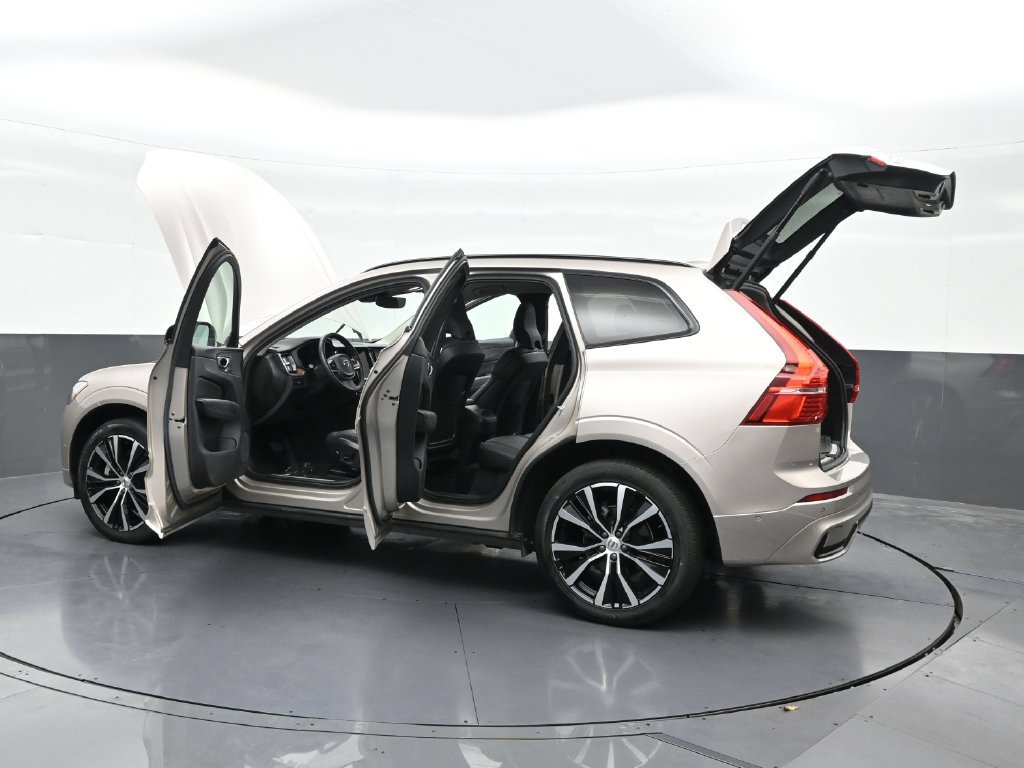 Certified 2024 Volvo XC60 B5 Plus AWD/4WD image 40