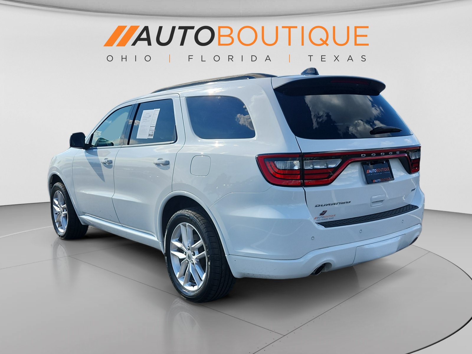 Used 2023 Dodge Durango GT AWD/4WD image 3