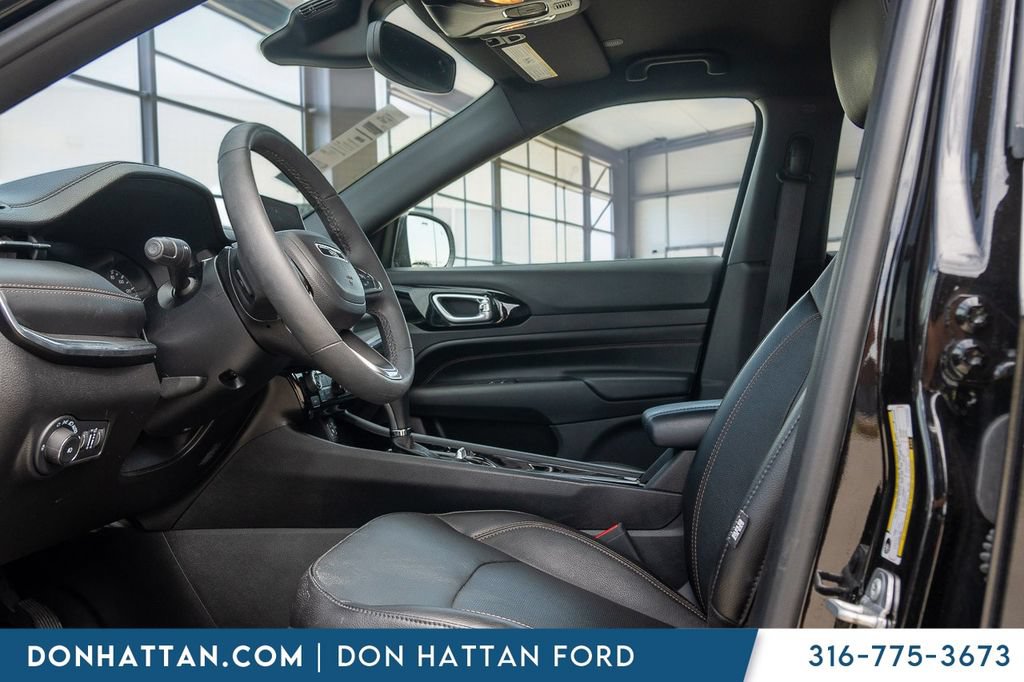 Used 2023 Jeep Compass Limited AWD/4WD image 3