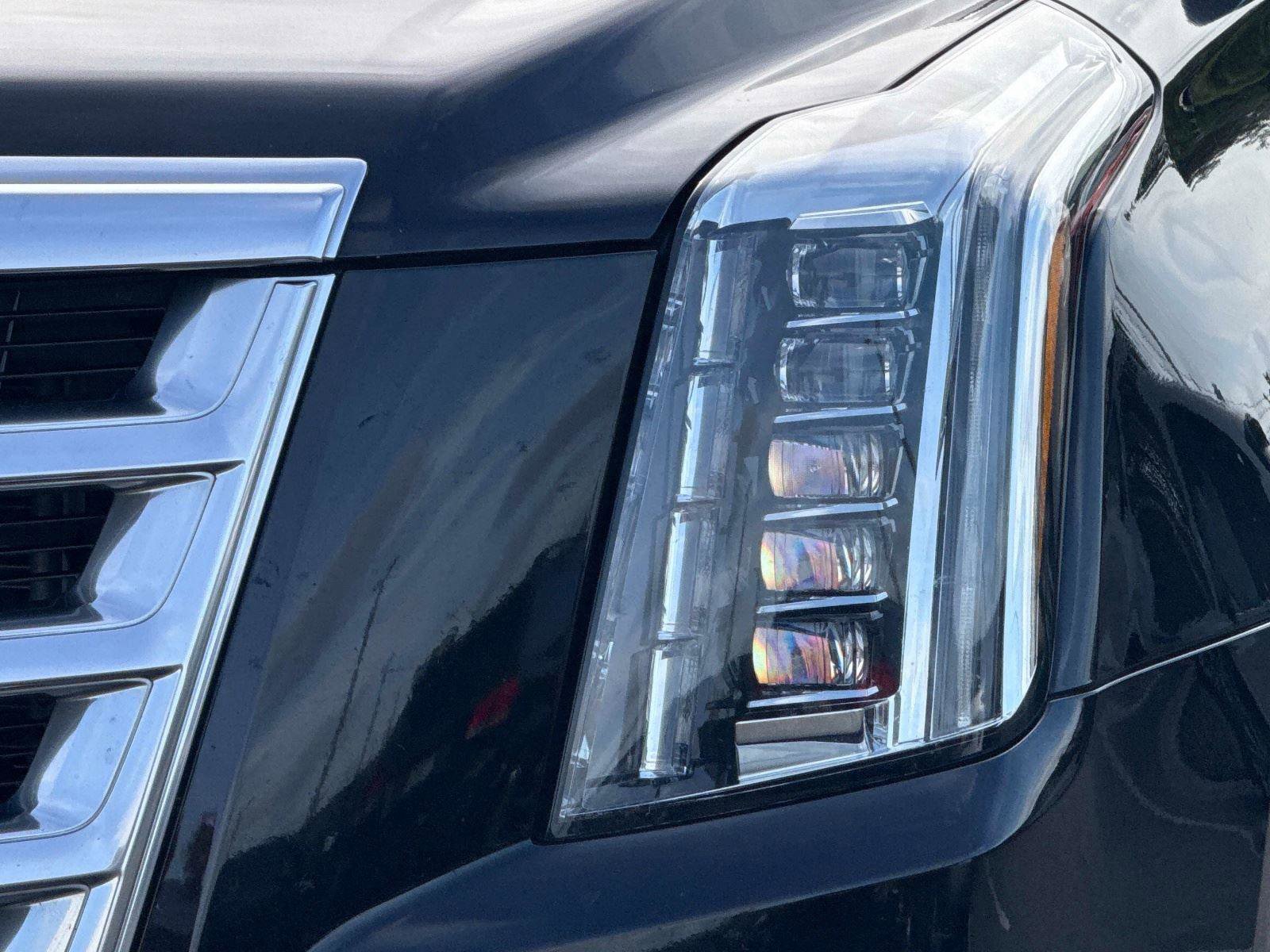 Used 2017 Cadillac Escalade Premium Luxury RWD image 9