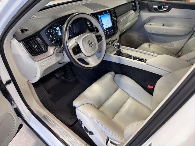 Used 2019 Volvo XC60 T5 Inscription w/ Protection Package image 12