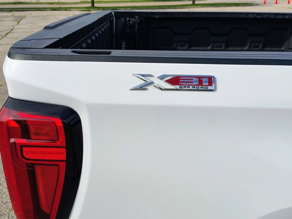 Used 2021 GMC Sierra 1500 SLT AWD/4WD image 19