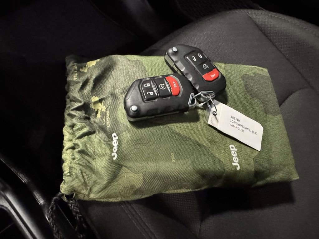 Used 2022 Jeep Wrangler Unlimited Sport image 31