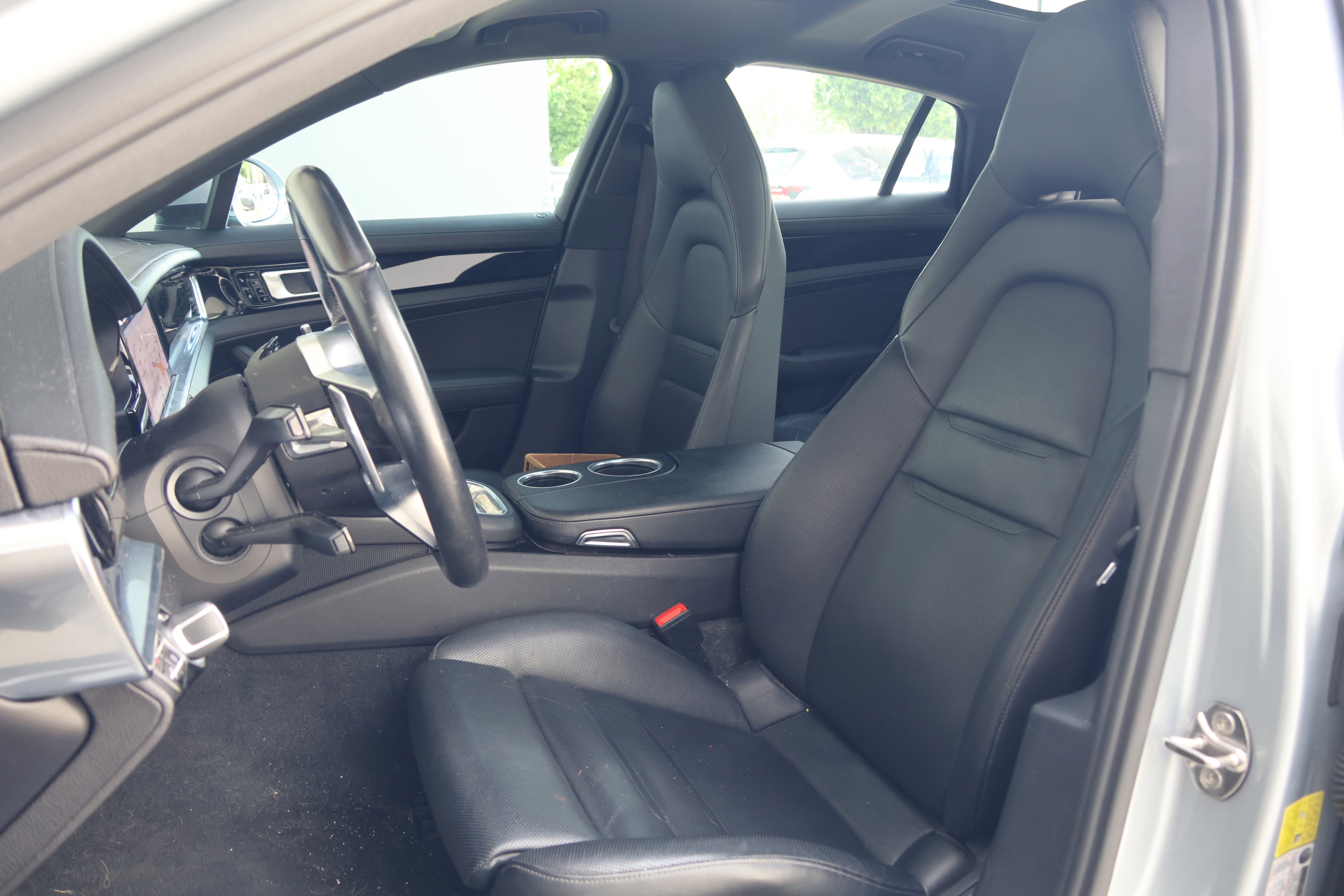 Used 2017 Porsche Panamera 4S image 30