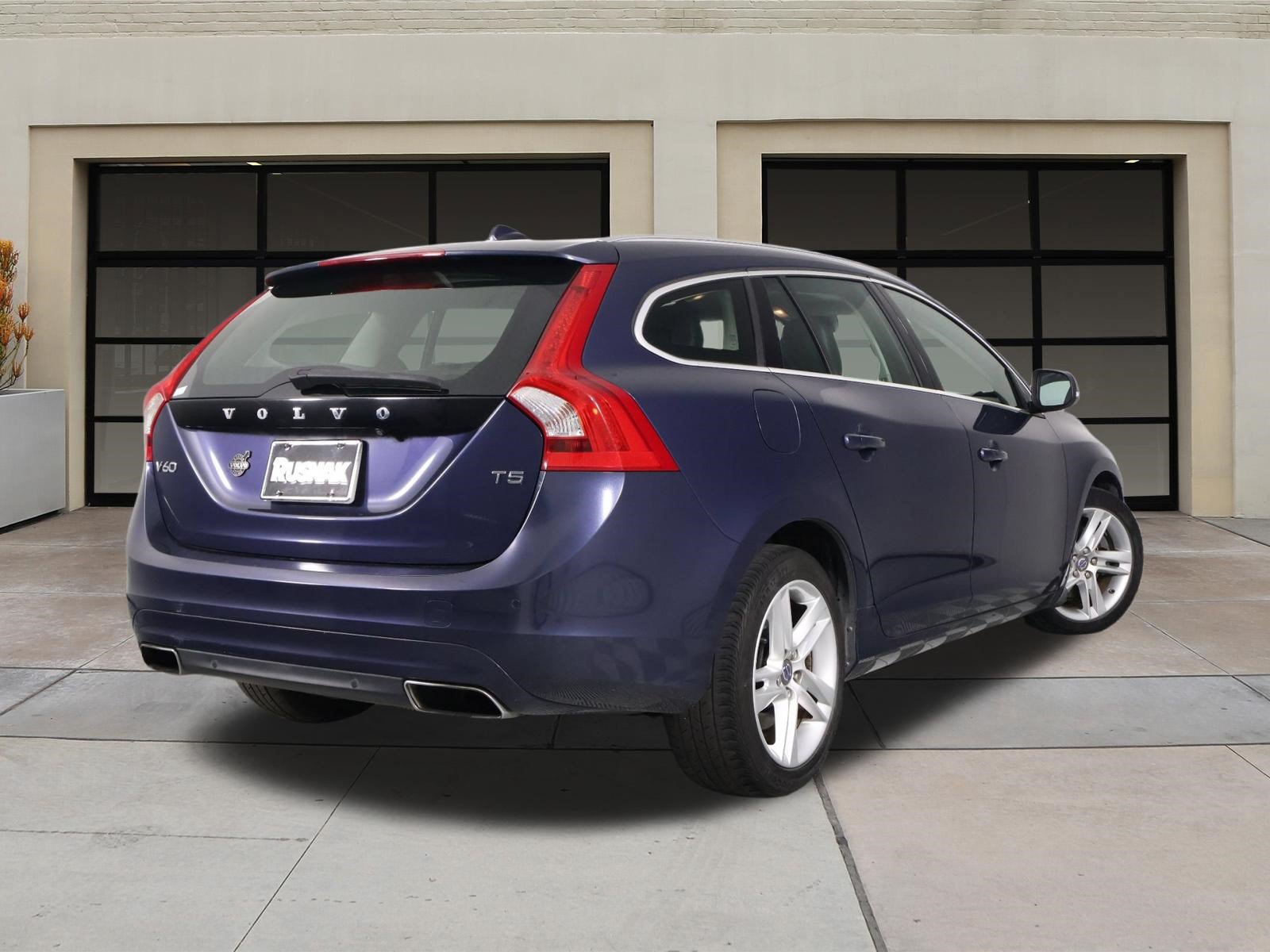 Used 2015 Volvo V60 T5 Premier w/ Convenience Package FWD image 4