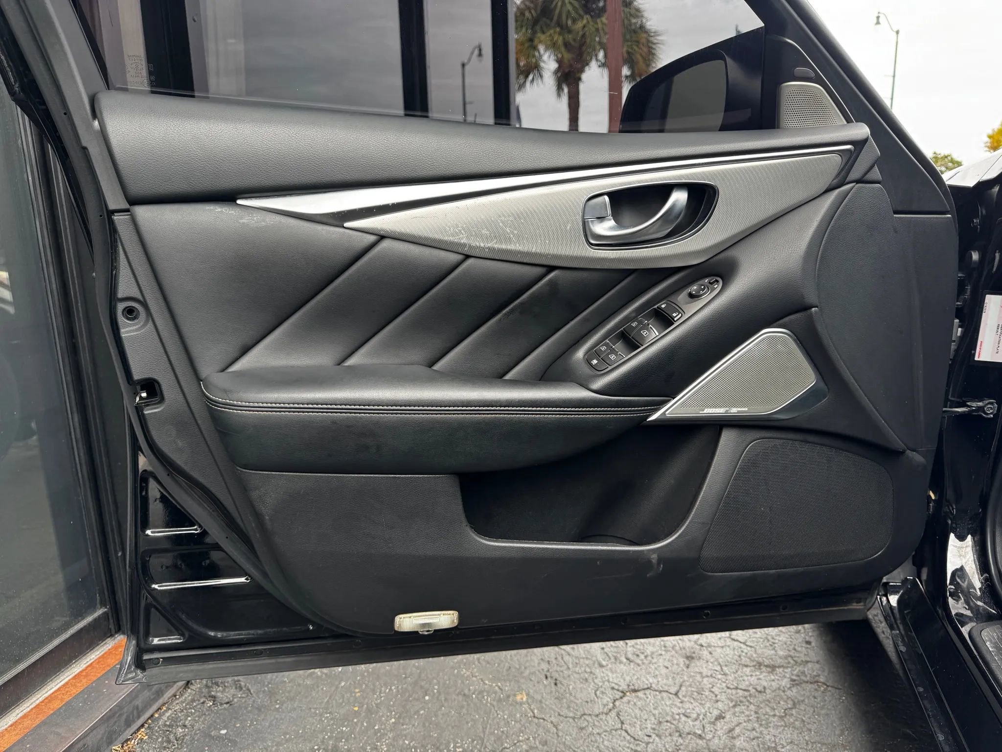 Used 2018 INFINITI Q50 Luxe w/ Essential Package (3.0T Luxe) image 10