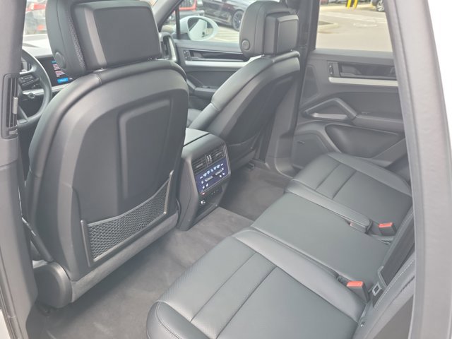 Certified 2024 Porsche Cayenne image 18