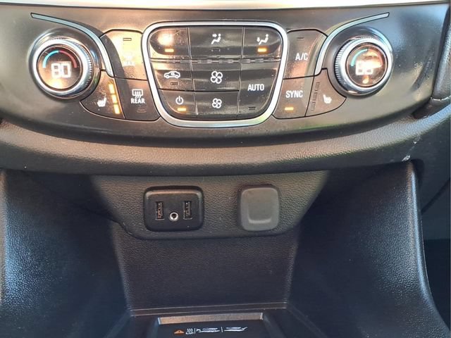 Used 2023 Chevrolet Traverse LT FWD image 23