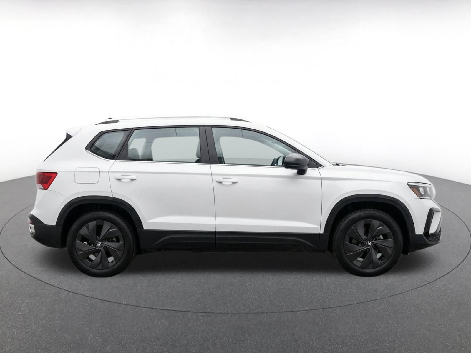 Used 2026 Volkswagen Taos S FWD image 9