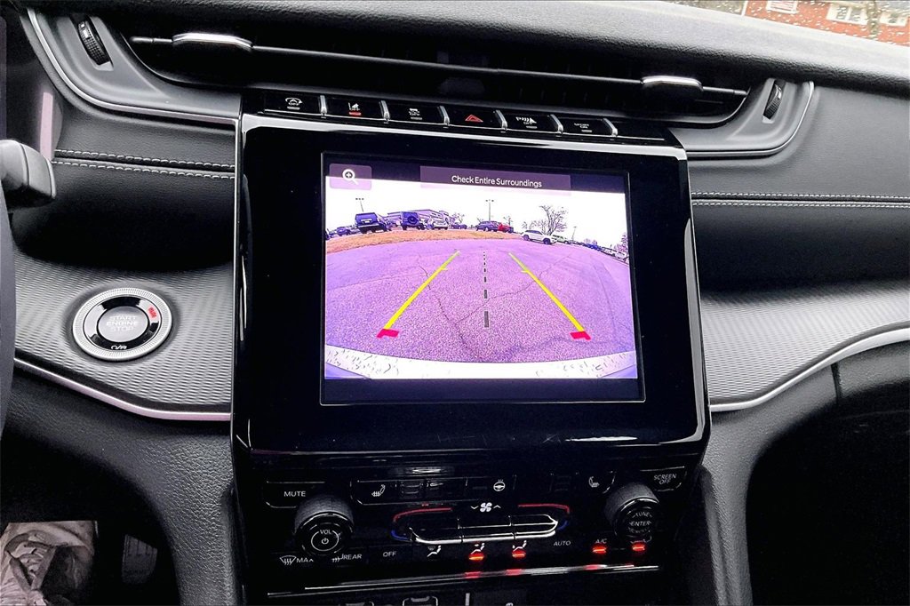 Used 2025 Jeep Grand Cherokee L Laredo w/ Luxury Tech Group I image 21