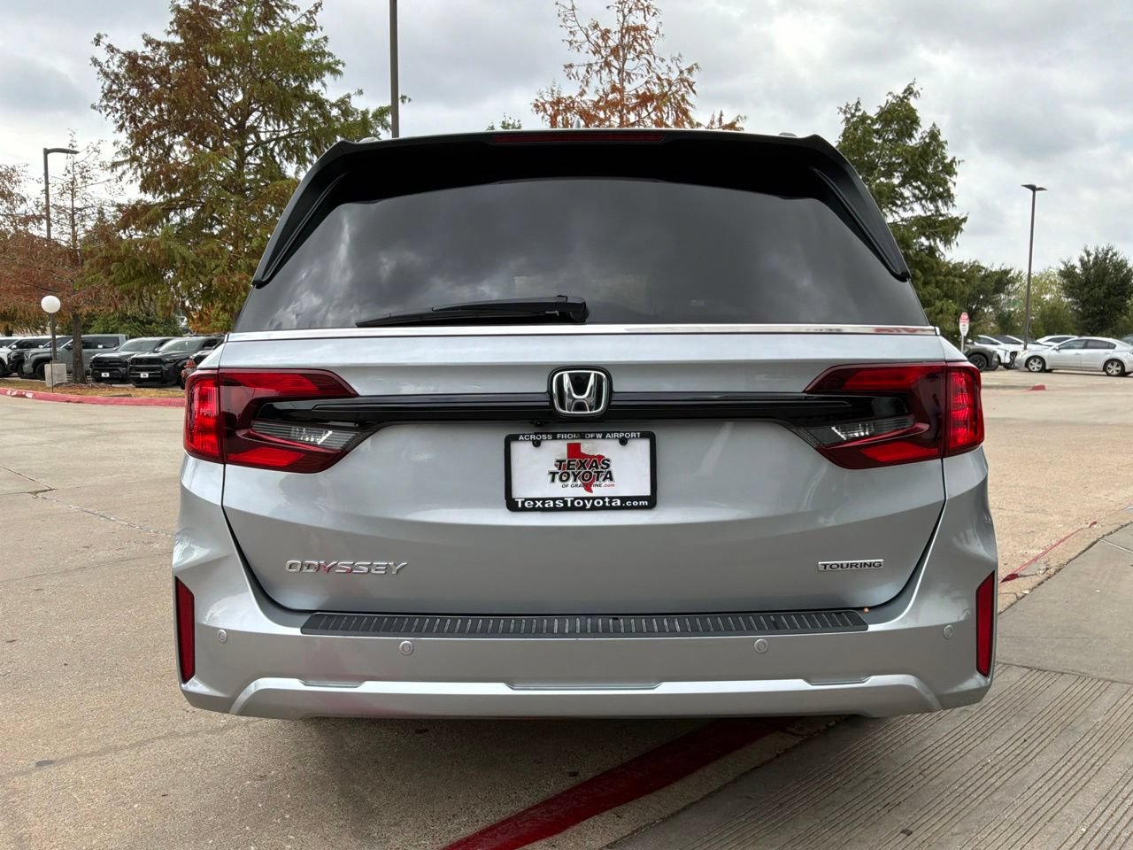 Used 2025 Honda Odyssey Touring image 7