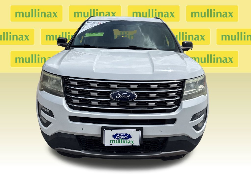 Used 2017 Ford Explorer XLT w/ Equipment Group 202A FWD image 11
