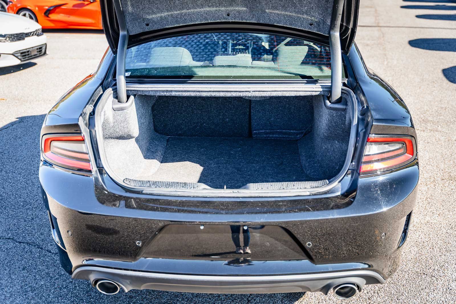 Used 2023 Dodge Charger R/T w/ Navigation & Travel Group image 15