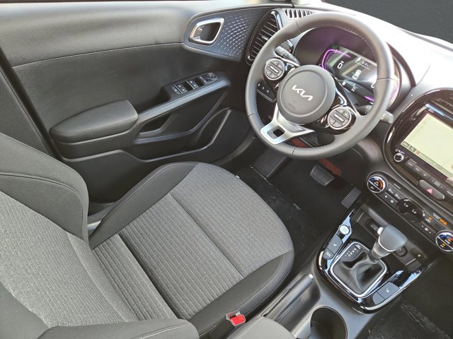 Used 2025 Kia Soul EX image 16