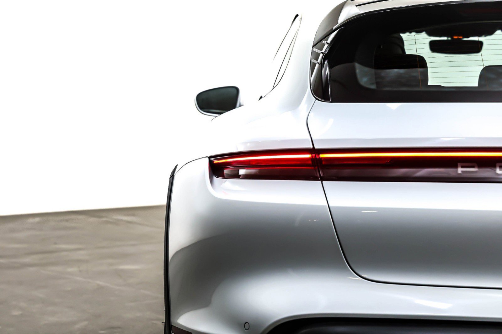 Used 2023 Porsche Taycan 4 Cross Turismo image 16