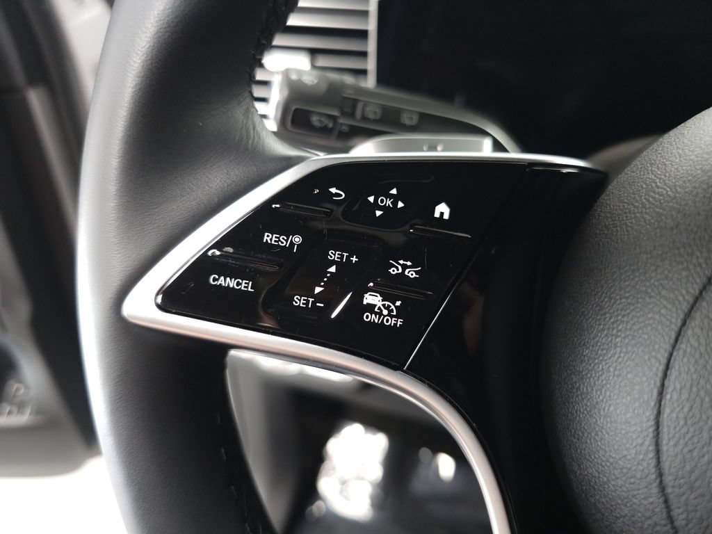 Used 2025 Mercedes-Benz GLE 450e 4MATIC image 11