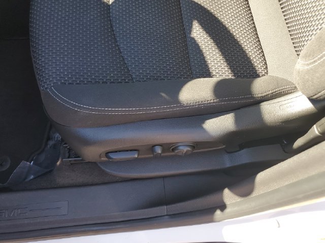 Used 2022 GMC Terrain SLE FWD image 17