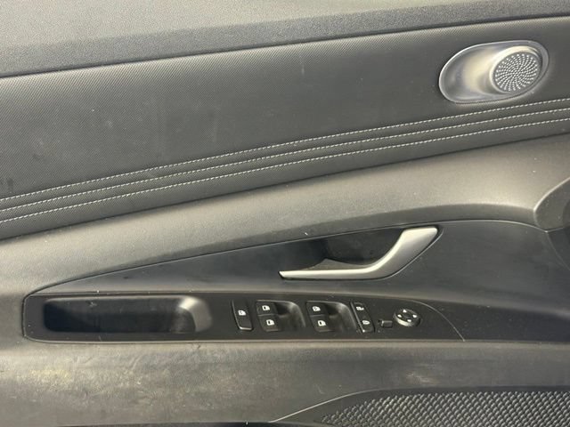 Used 2023 Hyundai Elantra SEL w/ Convenience Package FWD image 15