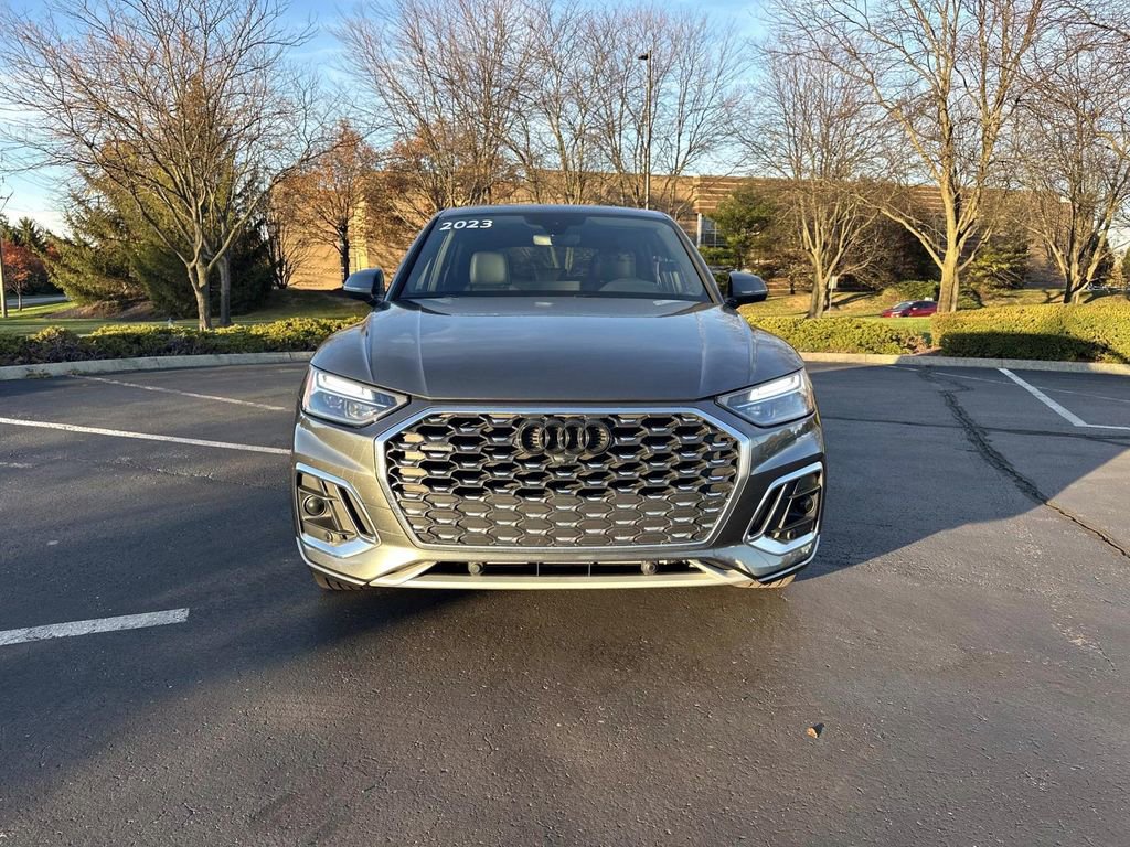 Used 2023 Audi Q5 2.0T Premium w/ Convenience Package image 2