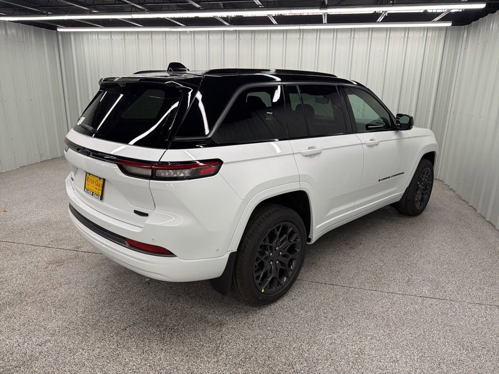 New 2026 Jeep Grand Cherokee Summit image 6