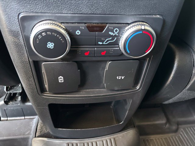 Used 2020 Ford Explorer XLT w/ Equipment Group 202A AWD/4WD image 31