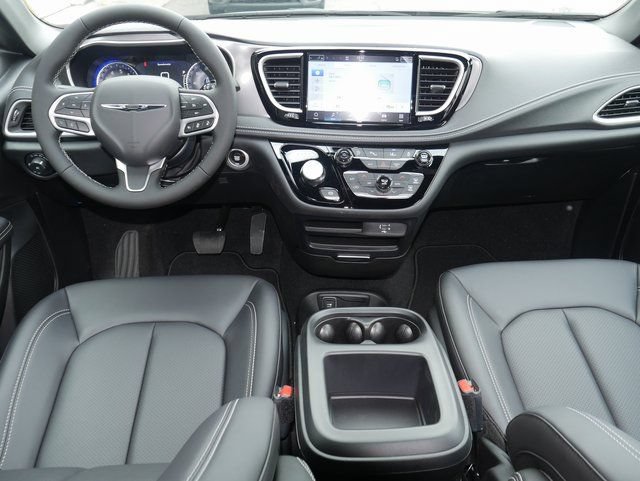 New 2026 Chrysler Pacifica Select AWD/4WD image 6