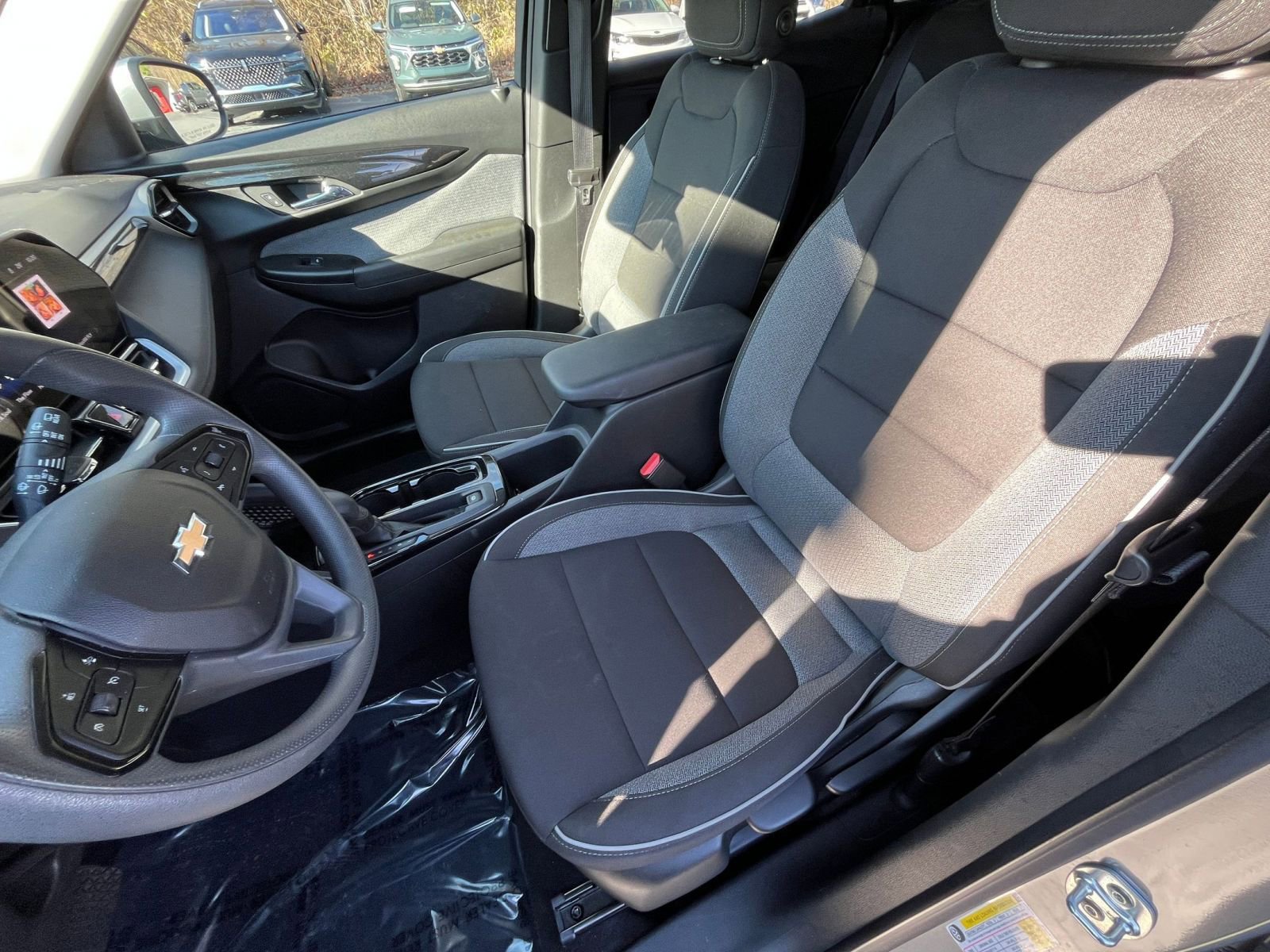 Used 2025 Chevrolet TrailBlazer LT image 30