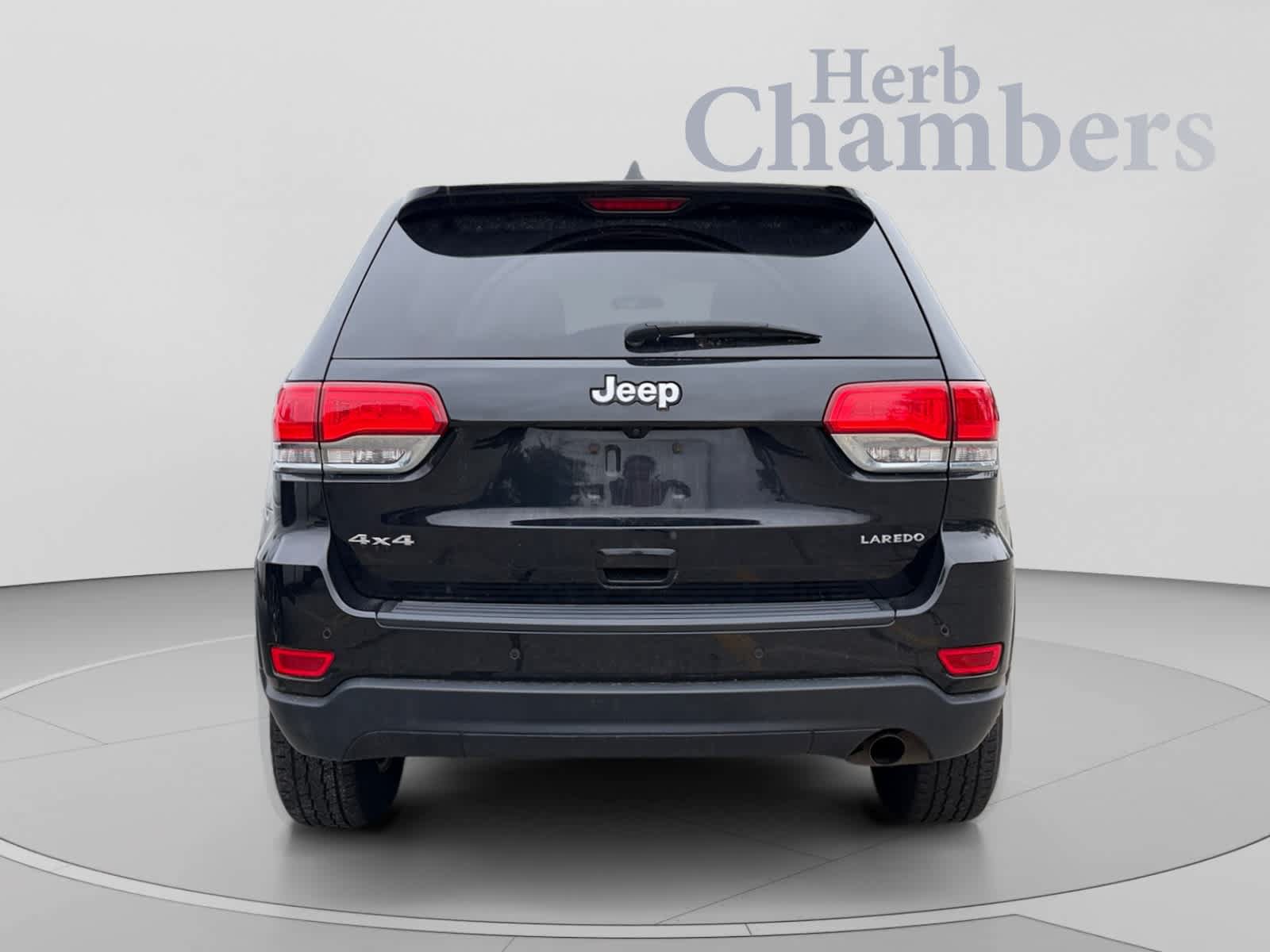 Used 2018 Jeep Grand Cherokee Laredo AWD/4WD image 7