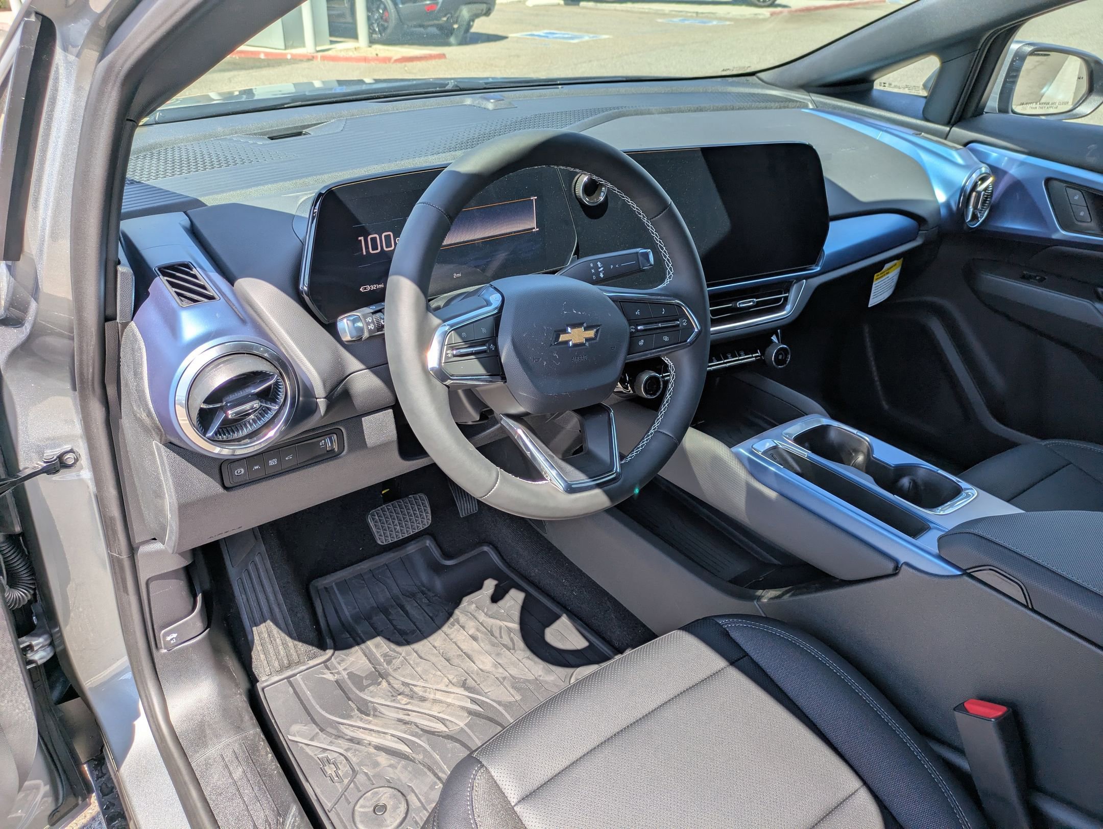 Used 2026 Chevrolet Equinox EV LT image 10