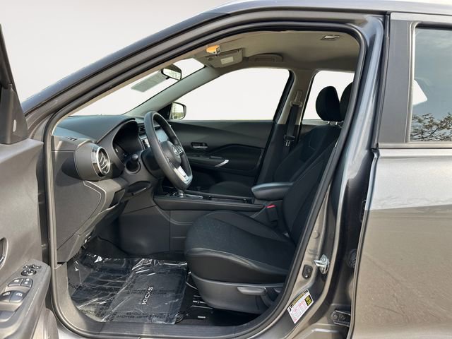 Used 2023 Nissan Kicks SV FWD image 9