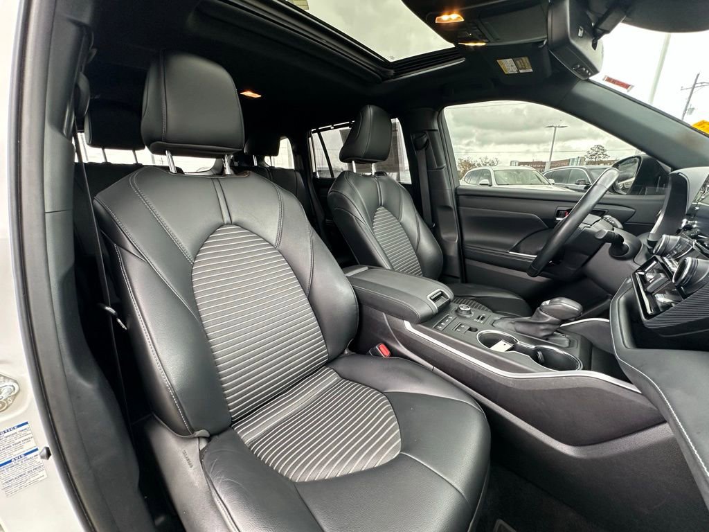 Used 2021 Toyota Highlander XSE image 35