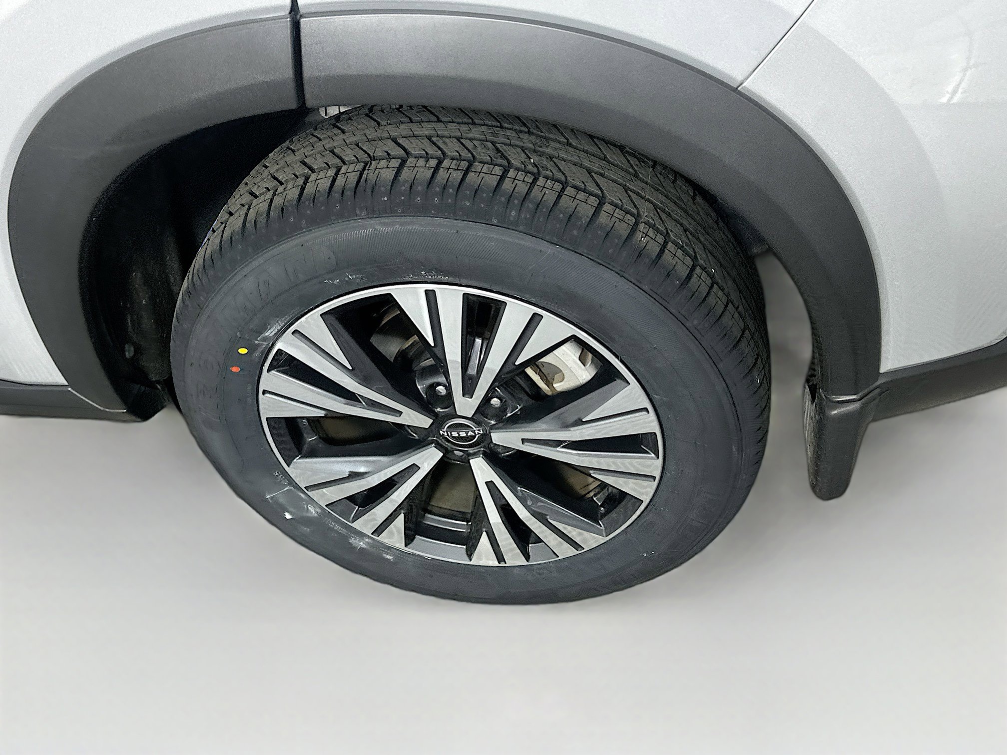 Used 2023 Nissan Rogue SV image 11