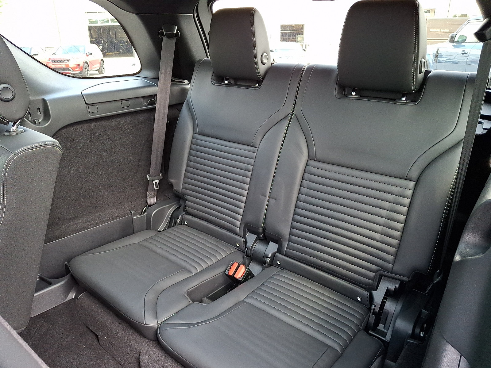 New 2026 Land Rover Discovery Dynamic SE AWD/4WD image 9