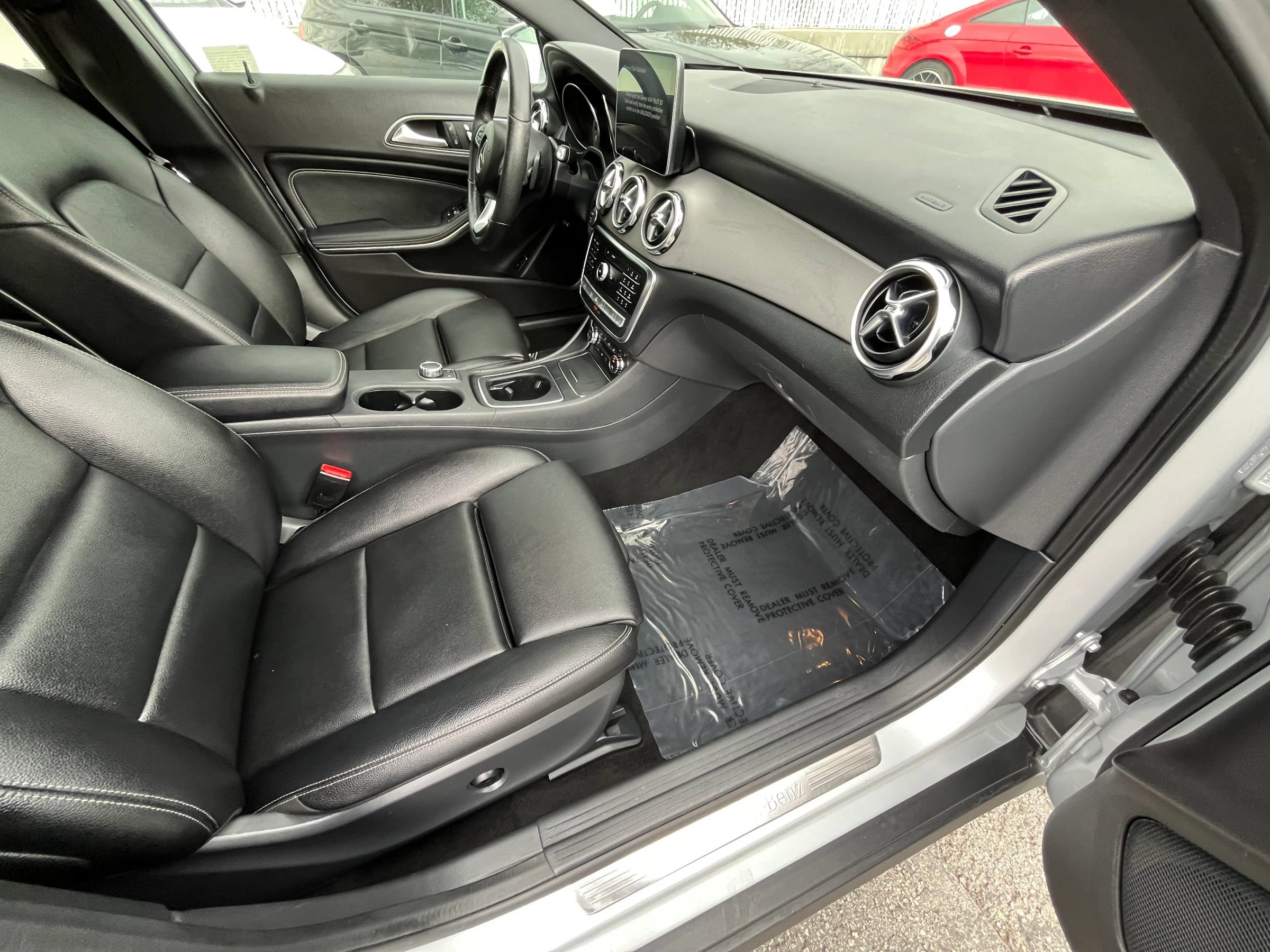 Used 2020 Mercedes-Benz GLA 250 4MATIC image 11