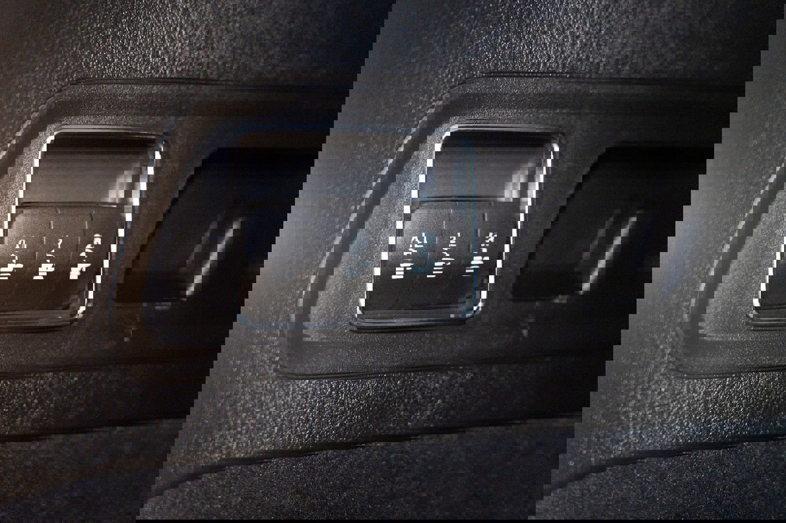 Used 2020 Mercedes-Benz GLS 450 4MATIC w/ Convenience Package image 32