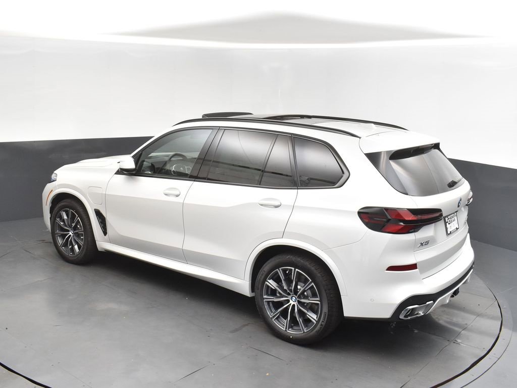 New 2026 BMW X5 xDrive50e image 33