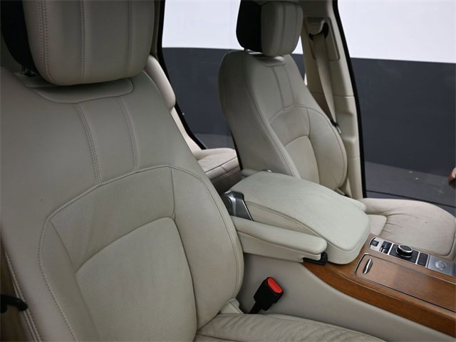 Used 2020 Land Rover Range Rover Autobiography image 23