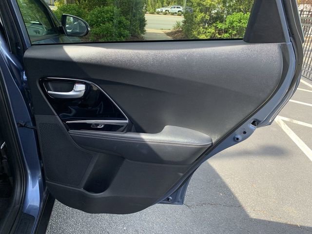Used 2022 Kia Niro Touring Special Edition FWD image 11