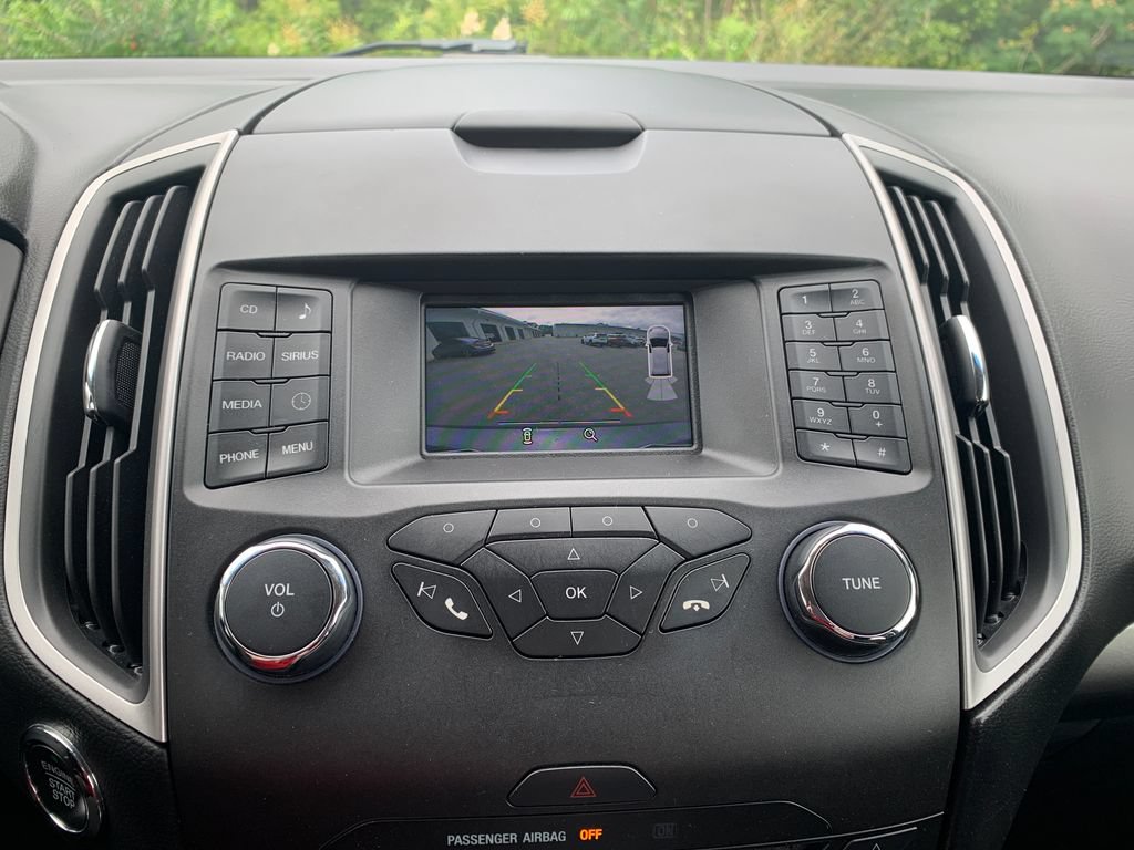 Used 2018 Ford Edge SEL FWD image 17